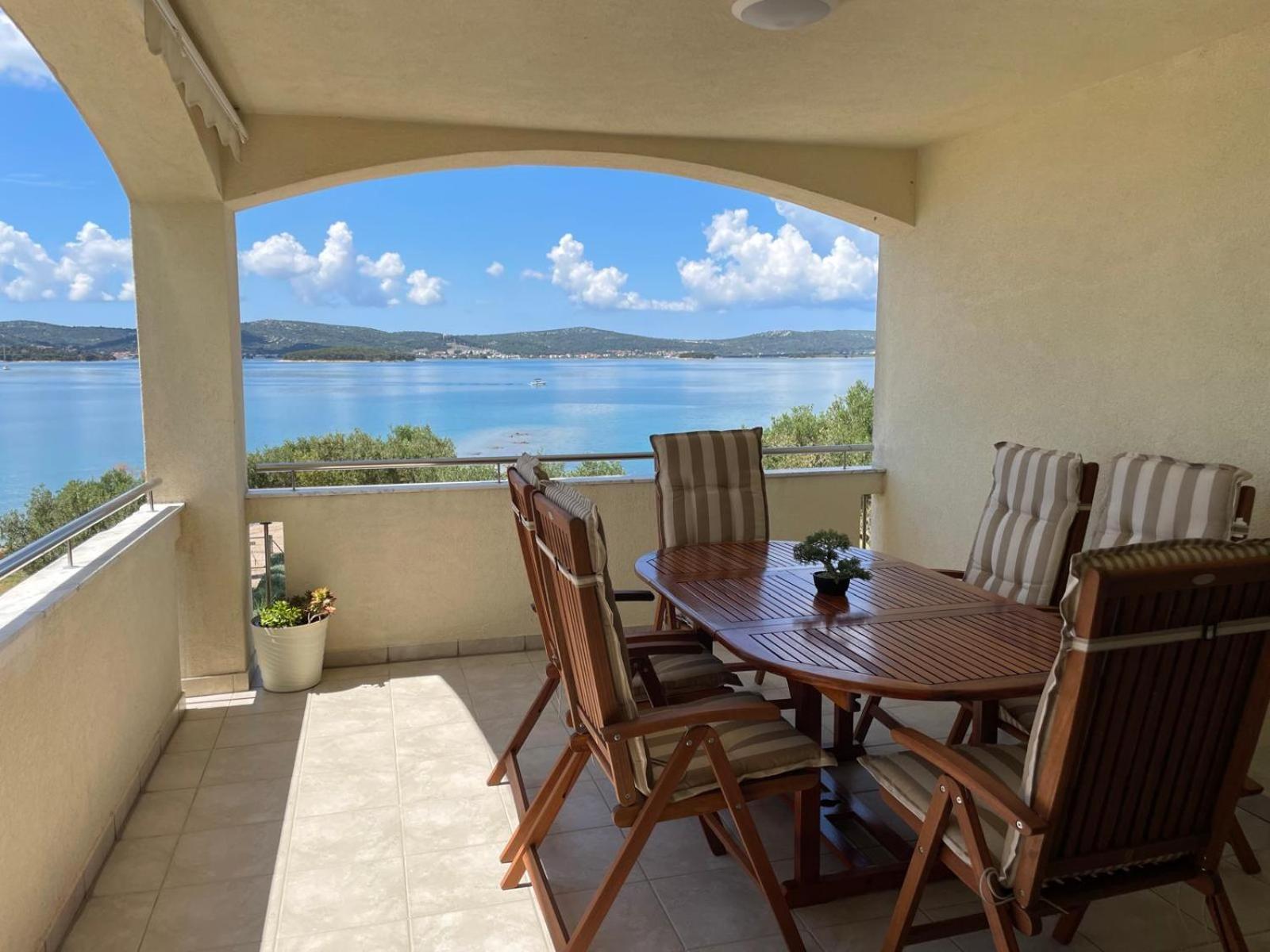 Luxury Beach Apartment Biograd Na Moru Esterno foto