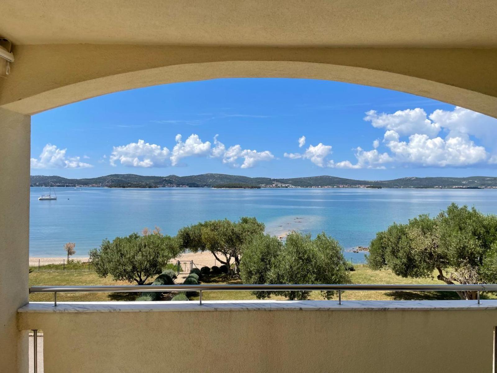 Luxury Beach Apartment Biograd Na Moru Esterno foto