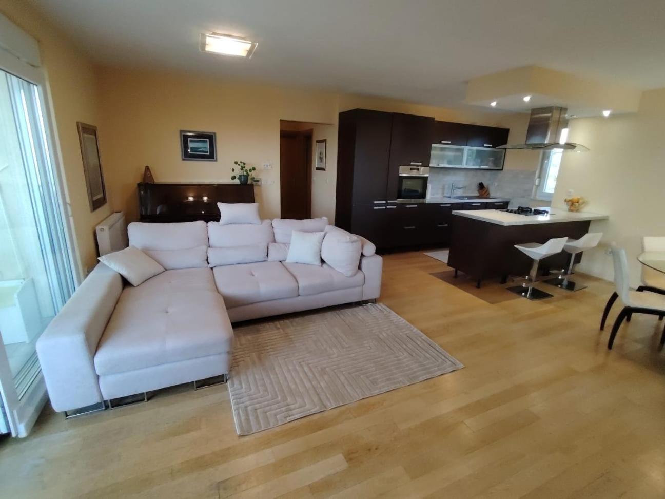 Luxury Beach Apartment Biograd Na Moru Esterno foto