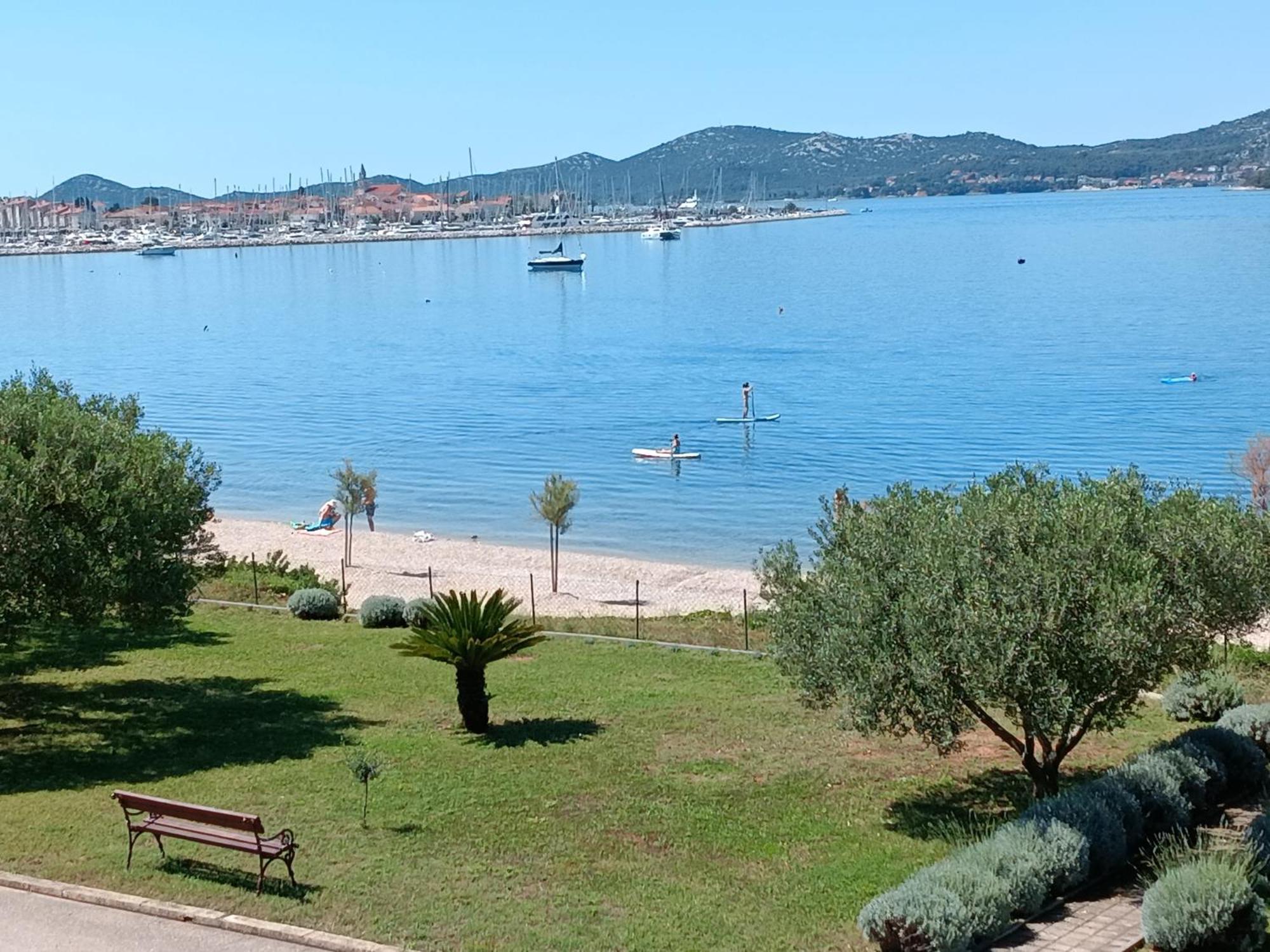 Luxury Beach Apartment Biograd Na Moru Esterno foto